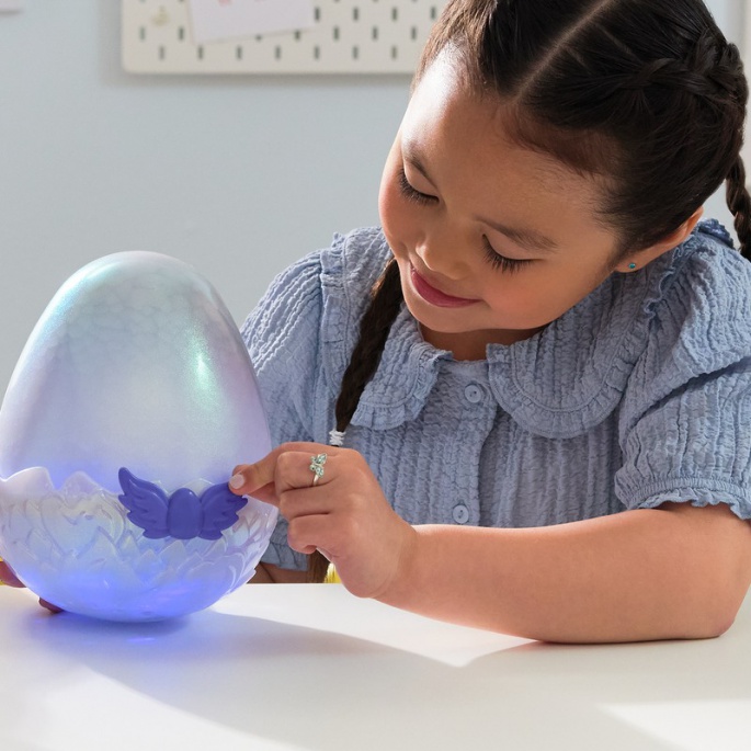 Hatchimals είναι ένα αγαπημένο δρακόντειο διαδραστικό ζώο