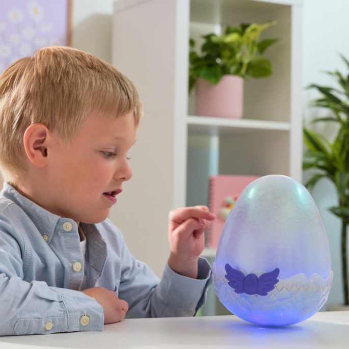 Hatchimals είναι ένα αγαπημένο δρακόντειο διαδραστικό ζώο