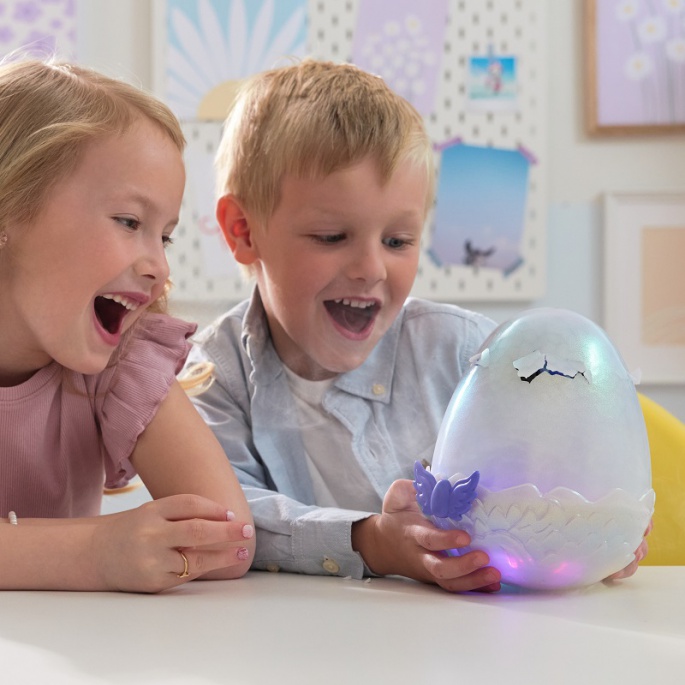 Hatchimals είναι ένα αγαπημένο δρακόντειο διαδραστικό ζώο