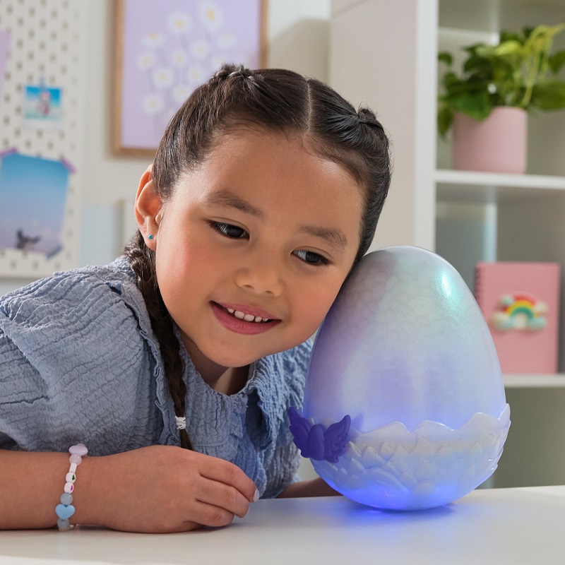 Hatchimals είναι ένα αγαπημένο δρακόντειο διαδραστικό ζώο