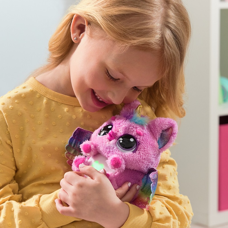 Hatchimals είναι ένα αγαπημένο διαδραστικό ζωάκι μονόκερος