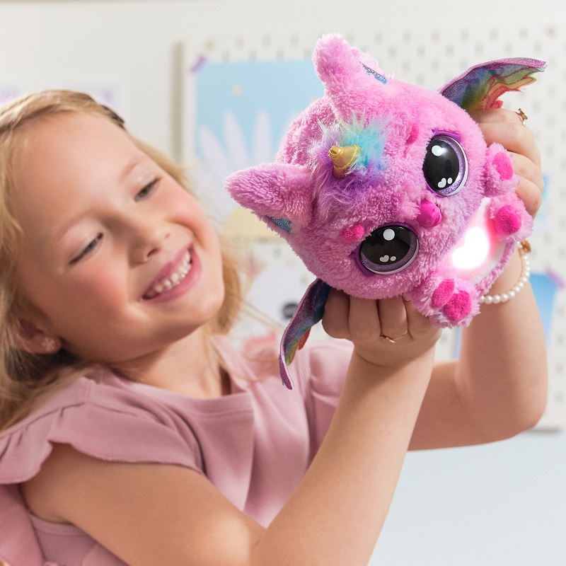 Hatchimals είναι ένα αγαπημένο διαδραστικό ζωάκι μονόκερος