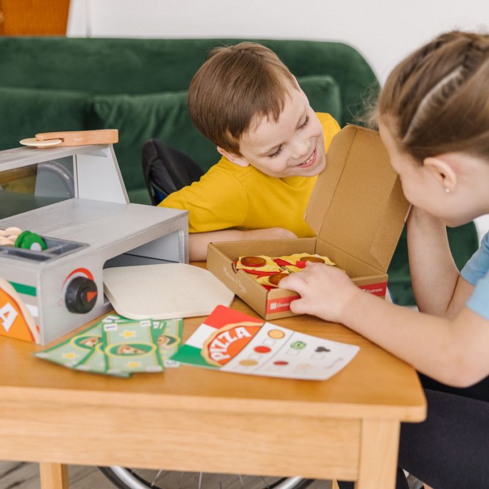 Κατασκευή πίτσας με φούρνο από Melissa & Doug