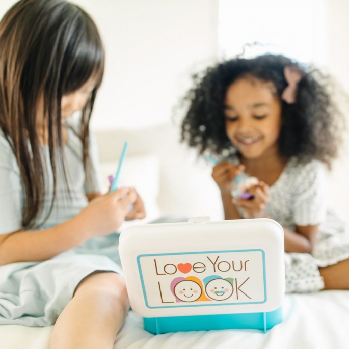 Melissa & Doug σετ παιχνιδιού για στούντιο καλλυντικών