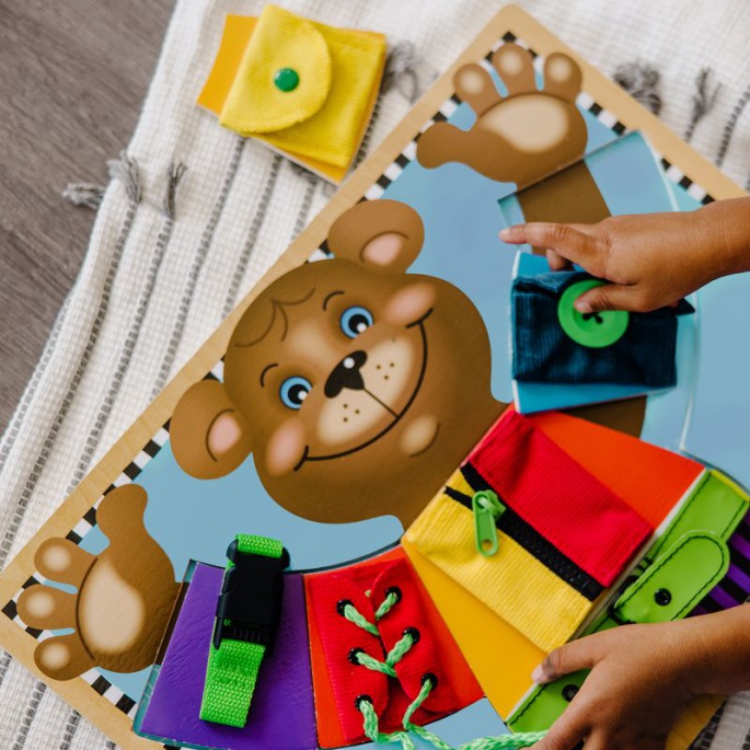 Melissa & Doug βασική εκπαίδευση στο ντύσιμο