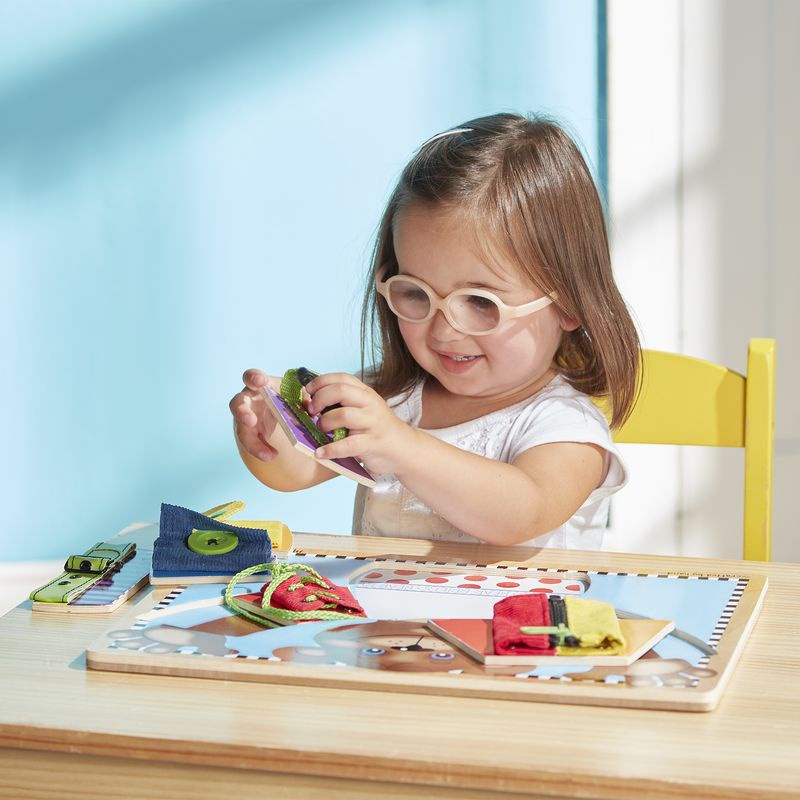 Melissa & Doug βασική εκπαίδευση στο ντύσιμο