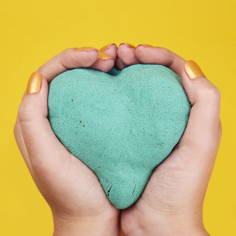 Kinetic Sand πακέτο με λαμπερή πράσινη άμμο 0,9 κιλά