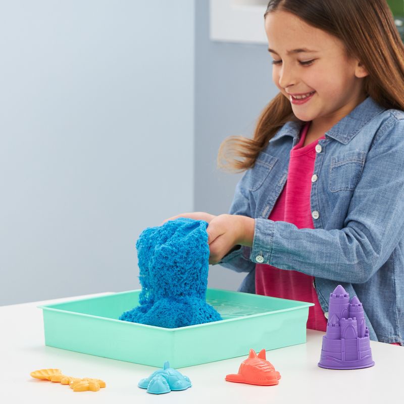 Kinetic Sand κουτί με μπλε υπόστρωμα