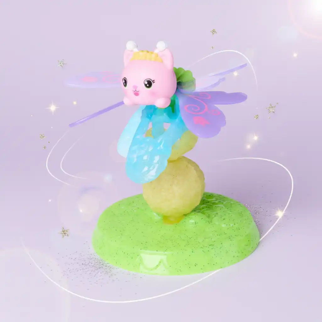 Λεπτομερής κατασκευή της φιγούρας της Νεράιδας Γατούλας με λειτουργικά φτερά.